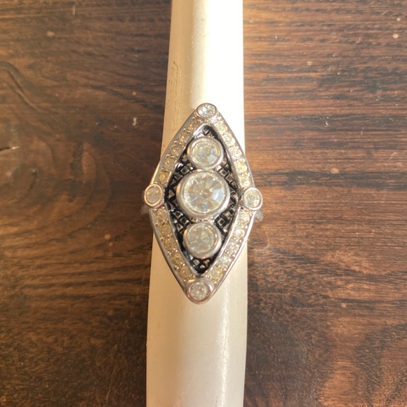 Lia Sophia Sensational Ring - Picture 3 of 7